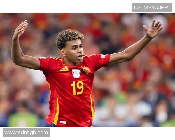 2025年全球最火足球明星排名前十揭晓 看看谁是足坛当红第一人 2025年全球最火足球明星排名前十揭晓 看看谁是足坛当红第一人