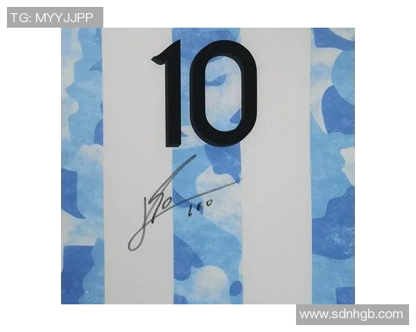 世界级足球球星真情馈赠亲笔签名球衣引发球迷热烈追捧 世界级足球球星真情馈赠亲笔签名球衣引发球迷热烈追捧