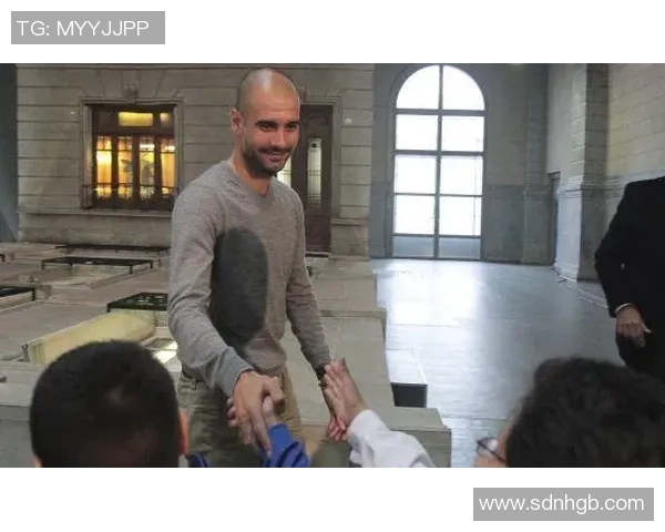 世界足坛身高最高的球员是谁揭秘他在场上的巨大优势与挑战