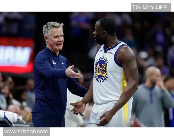 中场球星的领袖风采:他们如何掌控比赛节奏与球队命运 中场球星的领袖风采:他们如何掌控比赛节奏与球队命运